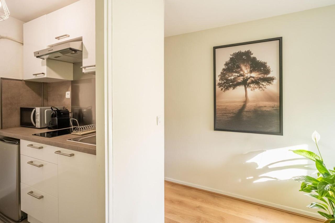 Le Bicolore ~ Rue Calme ~ Centre-ville Apartment