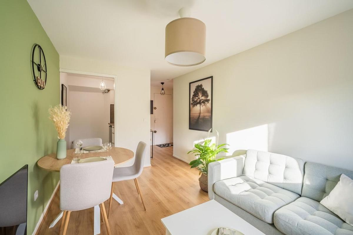 Le Bicolore ~ Rue Calme ~ Centre-ville Apartment *